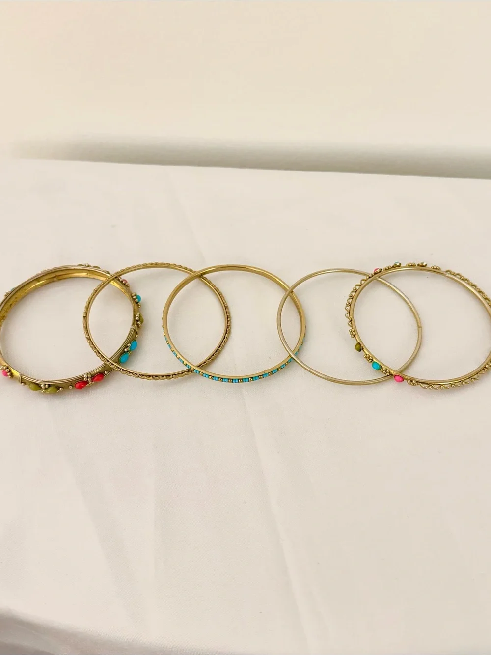Boho Gold Tone Bangle Bracelet Set 5 Turquoise Coral Beaded Stackable Vintage